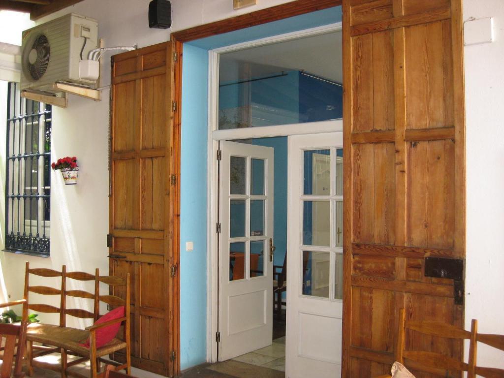Hostal Las Acacias マラガ エクステリア 写真