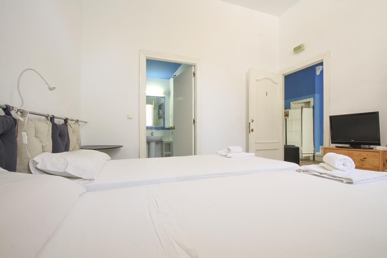 Hostal Las Acacias マラガ エクステリア 写真