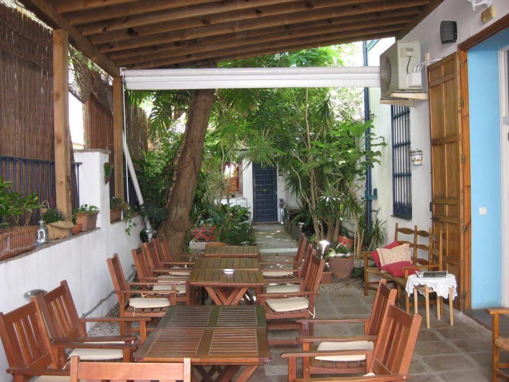 Las Acacias Hostal Restaurante マラガ エクステリア 写真